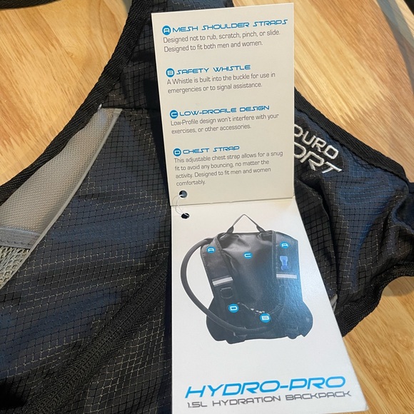 Aduro Sport Hydration Backpack (1.5L) - Picture 6 of 8